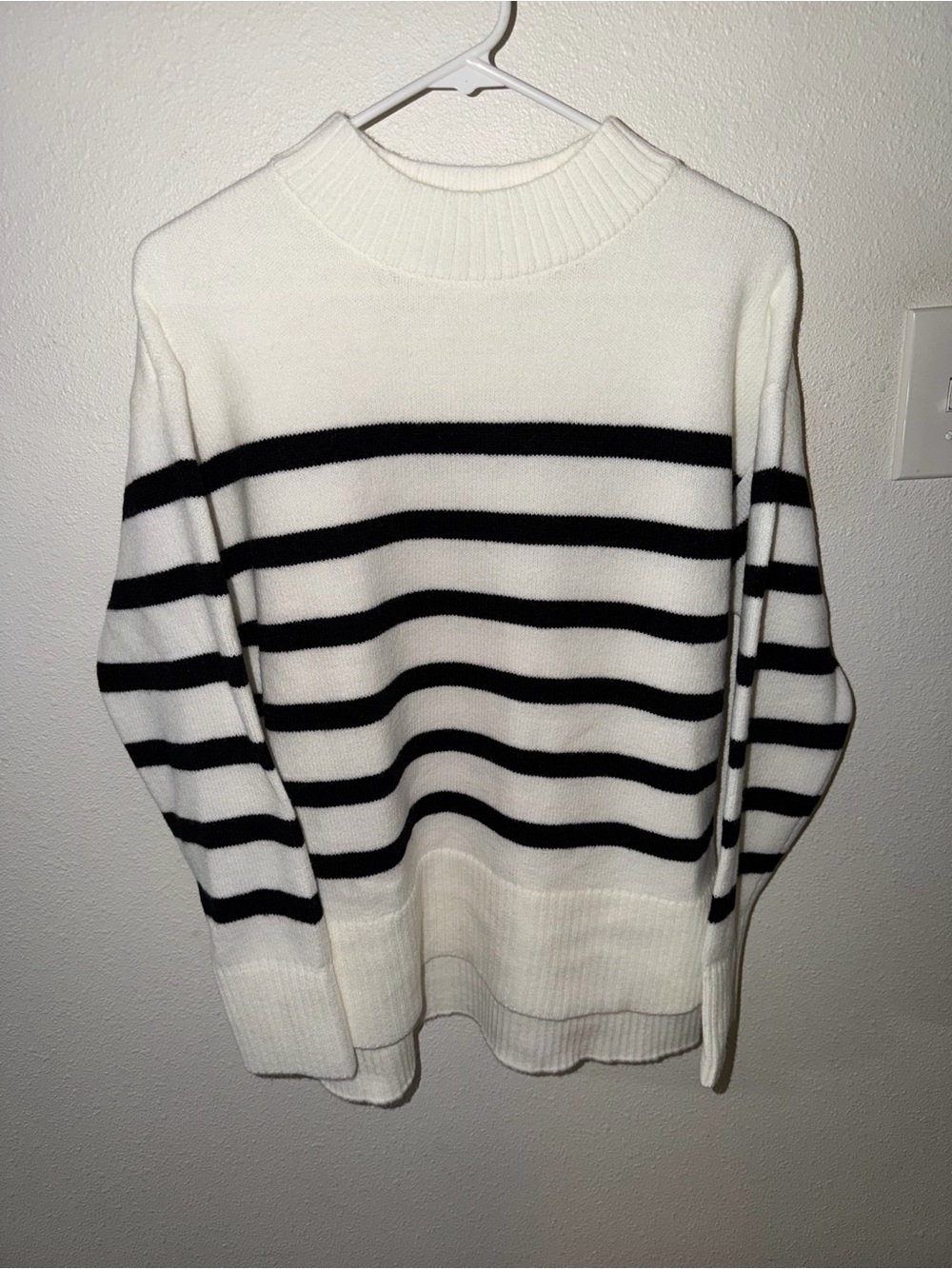 Zenana Outfitters Long Sleeve Black & White Super Soft Striped Sweater NWOT